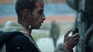 Still from Bird Box Barcelona (Image via YouTube/@netflix)